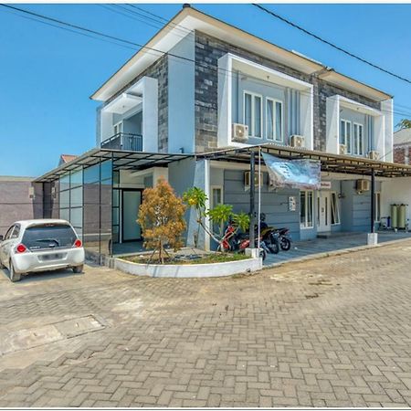Hotel RedDoorz @ Bypass Juanda Airport Sidoarjo Zewnętrze zdjęcie