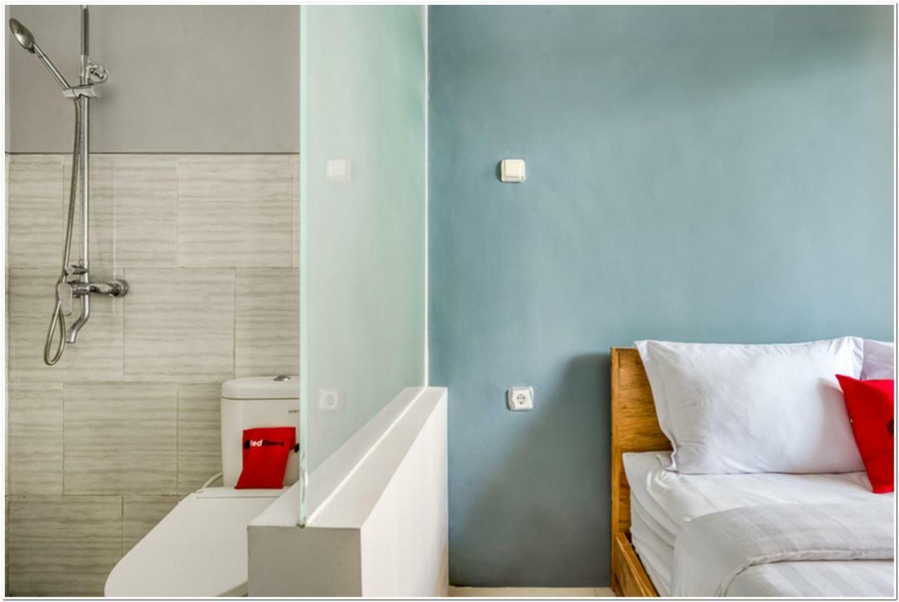 Hotel RedDoorz @ Bypass Juanda Airport Sidoarjo Zewnętrze zdjęcie
