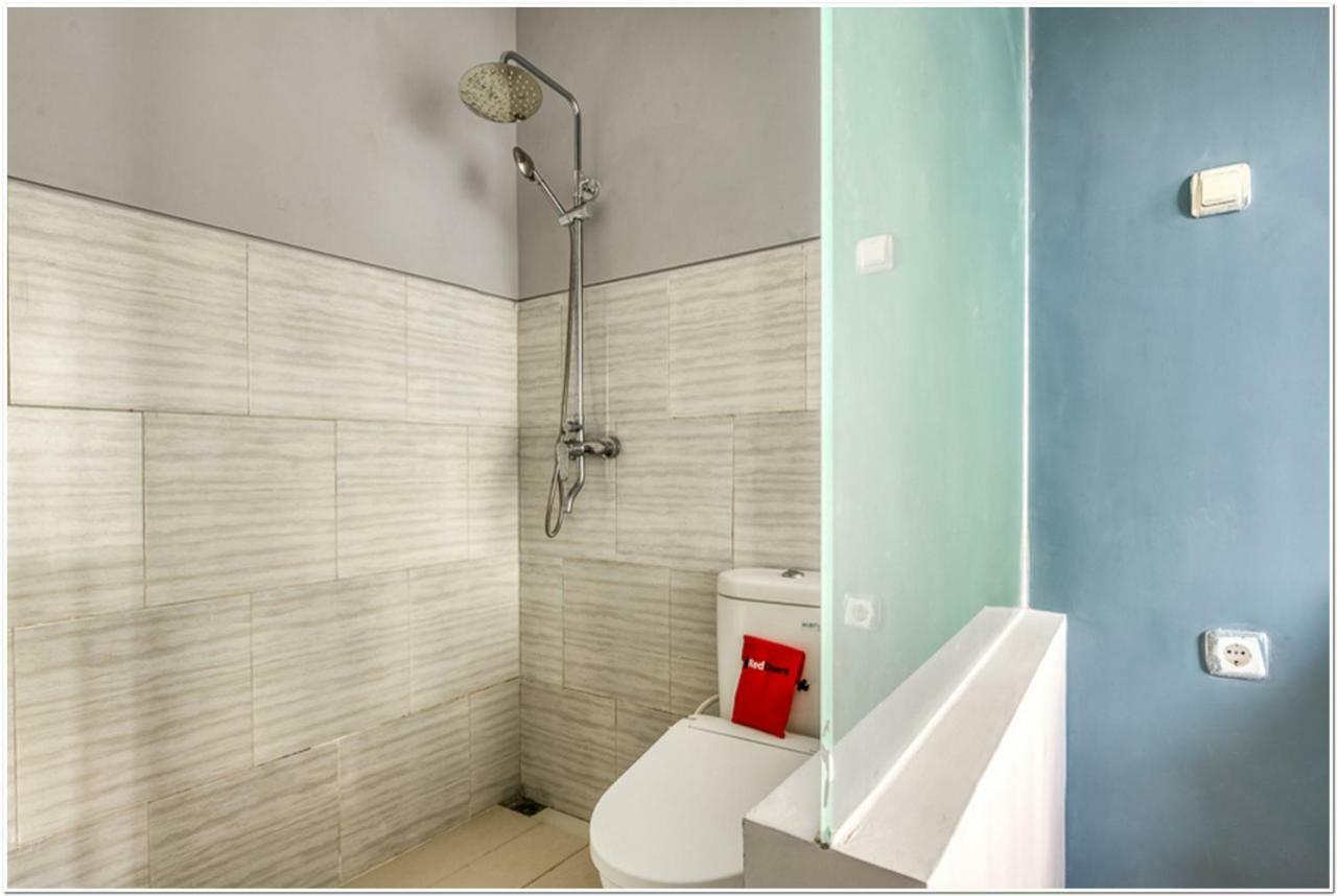 Hotel RedDoorz @ Bypass Juanda Airport Sidoarjo Zewnętrze zdjęcie