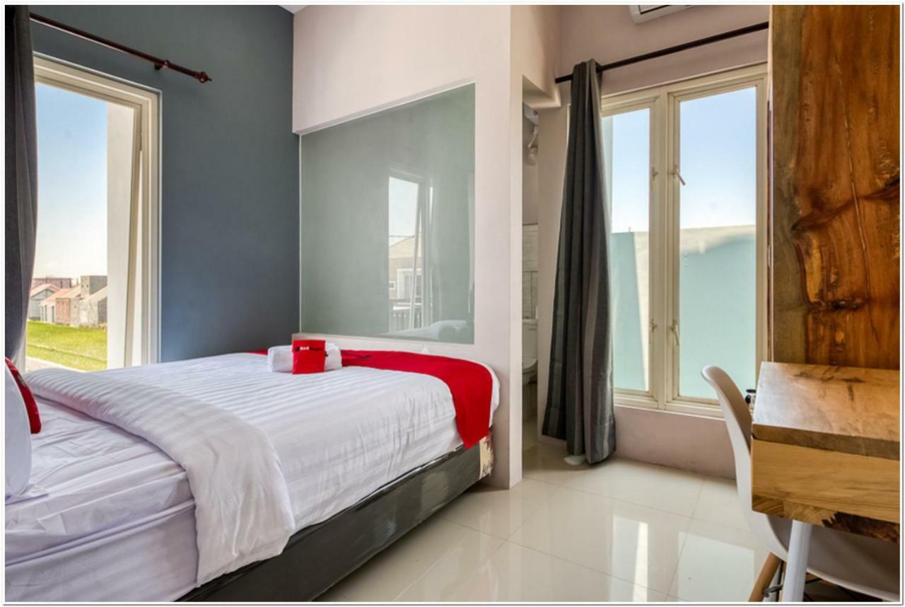 Hotel RedDoorz @ Bypass Juanda Airport Sidoarjo Zewnętrze zdjęcie